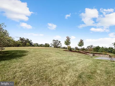 Exterior - 711 Masters Dr, Cross Junction, VA 22625 photo 3 of 12
