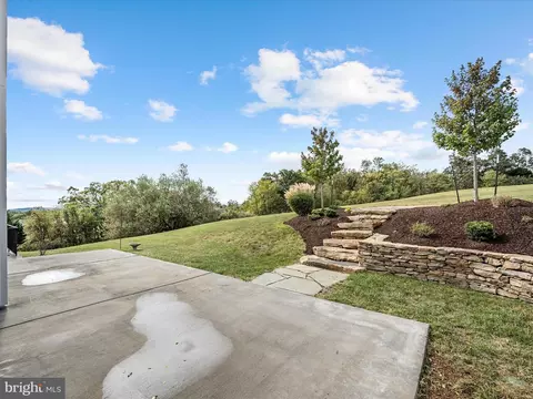 Exterior - 711 Masters Dr, Cross Junction, VA 22625 photo 4 of 12