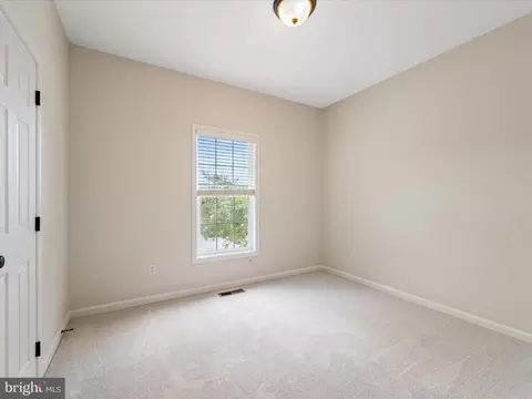 Bedroom - 711 Masters Dr, Cross Junction, VA 22625 photo 3 of 4