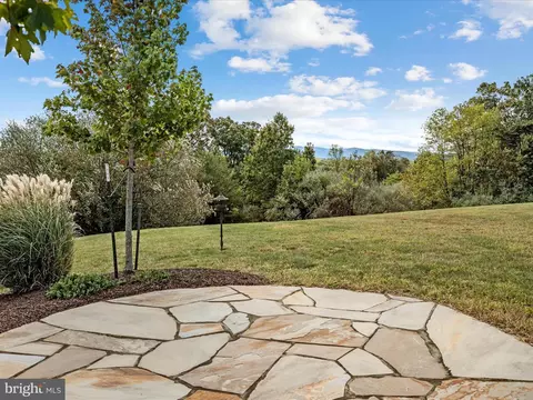 Exterior - 711 Masters Dr, Cross Junction, VA 22625 photo 8 of 12