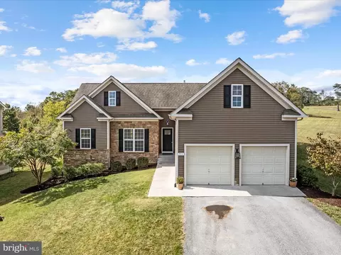 Exterior - 711 Masters Dr, Cross Junction, VA 22625 photo 10 of 12