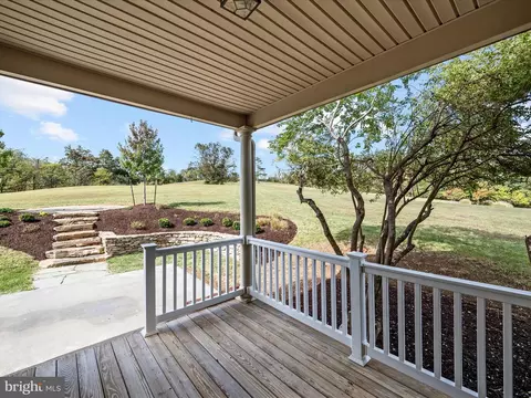Exterior - 711 Masters Dr, Cross Junction, VA 22625 photo 5 of 12