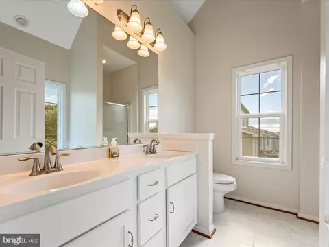 Bath - 711 Masters Dr, Cross Junction, VA 22625 photo 2 of 4