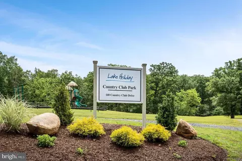 View/Area - 711 Masters Dr, Cross Junction, VA 22625 photo 9 of 18