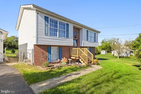 Exterior - 2425 Third St, Middletown, VA 22645 photo 5 of 18