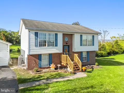 Exterior - 2425 Third St, Middletown, VA 22645 photo 4 of 18