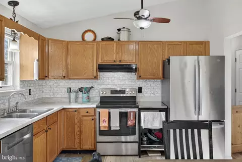 Kitchen - 2425 Third St, Middletown, VA 22645 photo 4 of 5