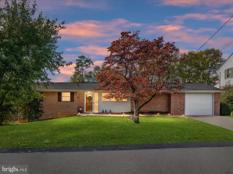 138 Country Club Cir, Winchester, VA 22602