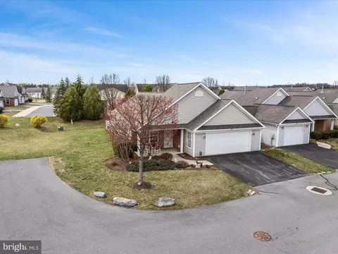 222 Crestwood Ln, Winchester, VA 22602