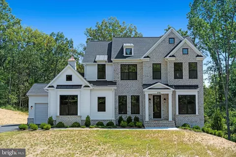 206 Covey Ln, Winchester, VA 22602