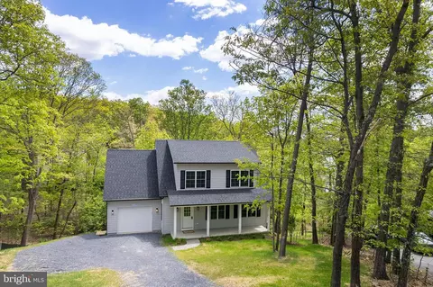 109 Sycamore Pl, Cross Junction, VA 22625
