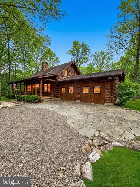 450 Opequon Woods Cir, Stephenson, VA 22656