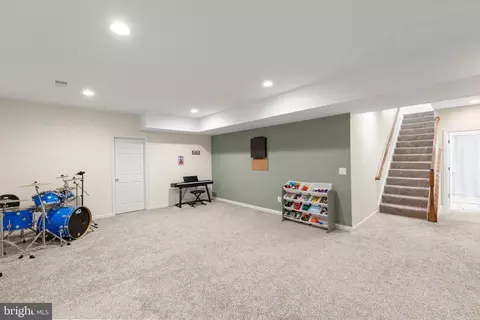 Entry Way - 102 Flyfoot Dr, Stephenson, VA 22656 photo 7 of 8