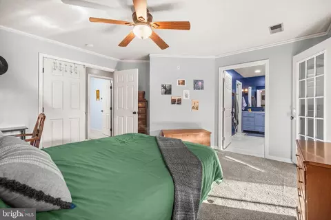 Bedroom - 323 Masters Dr, Cross Junction, VA 22625 photo 5 of 7