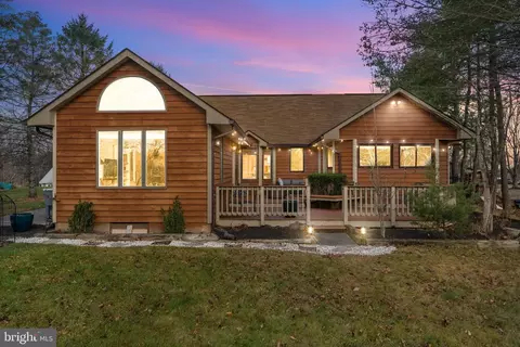 Exterior - 323 Masters Dr, Cross Junction, VA 22625 photo 6 of 7