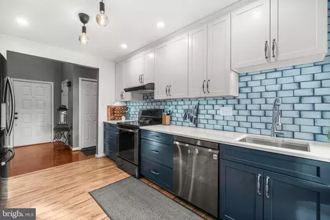 Kitchen - 323 Masters Dr, Cross Junction, VA 22625 photo 2 of 5