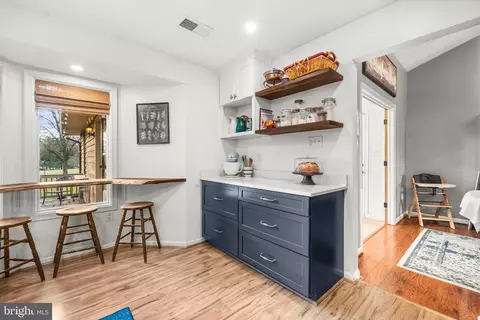 Kitchen - 323 Masters Dr, Cross Junction, VA 22625 photo 5 of 5