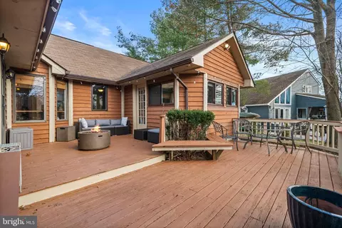 Exterior - 323 Masters Dr, Cross Junction, VA 22625 photo 3 of 7