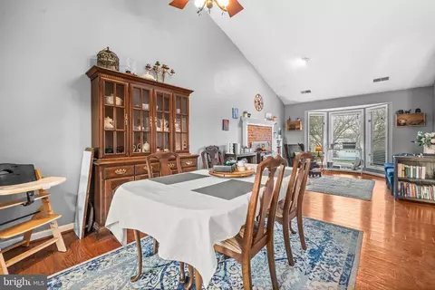 Dining - 323 Masters Dr, Cross Junction, VA 22625 photo 1 of 1