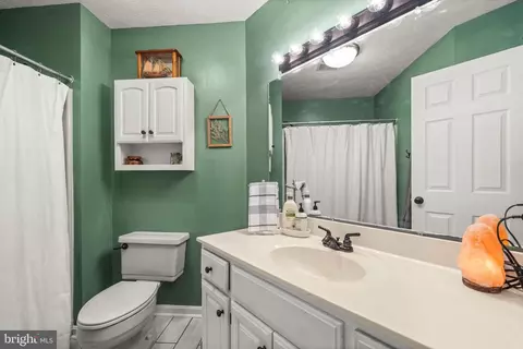 Bath - 323 Masters Dr, Cross Junction, VA 22625 photo 1 of 3