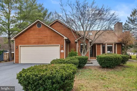 Exterior - 323 Masters Dr, Cross Junction, VA 22625 photo 2 of 7