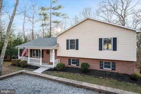 106 Redbud Cir, Cross Junction, VA 22625