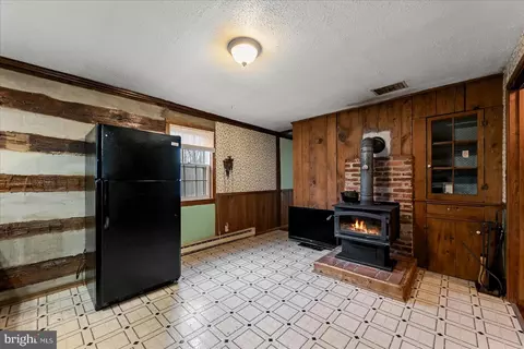 Entry Way - 186 Pine Cone Dr, Cross Junction, VA 22625 photo 3 of 5