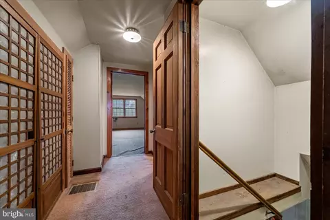 Entry Way - 186 Pine Cone Dr, Cross Junction, VA 22625 photo 4 of 5
