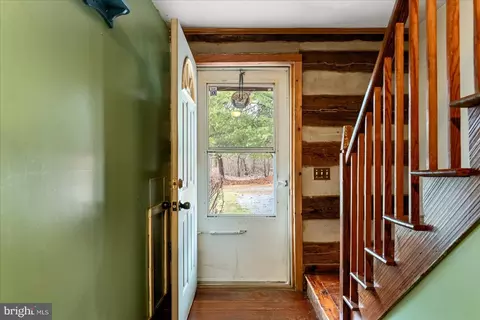 Entry Way - 186 Pine Cone Dr, Cross Junction, VA 22625 photo 1 of 5