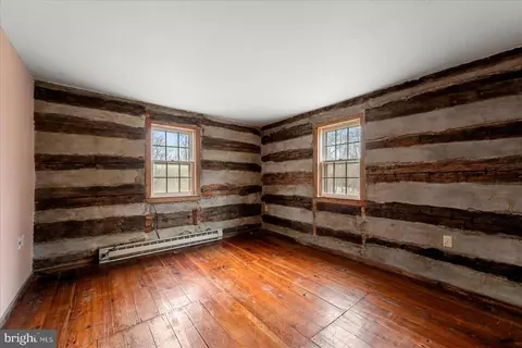 Bedroom - 186 Pine Cone Dr, Cross Junction, VA 22625 photo 1 of 3