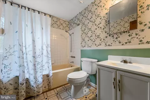 Bath - 186 Pine Cone Dr, Cross Junction, VA 22625 photo 1 of 2