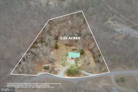 186 Pine Cone Dr, Cross Junction, VA 22625
