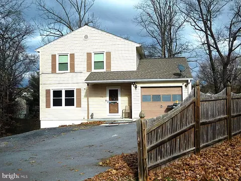 106 Woodtop Ct, Stephens City, VA 22655