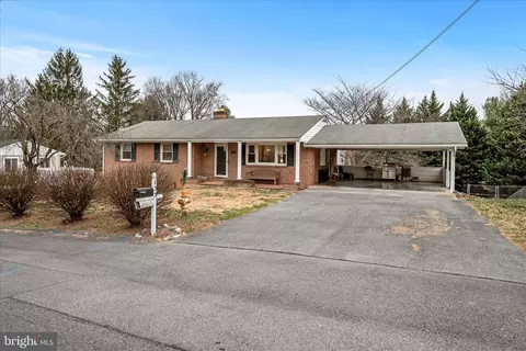 133 Meade Dr, Winchester, VA 22602