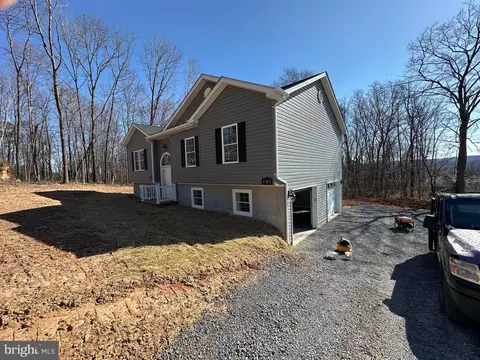 107 Pinto Trl, Winchester, VA 22602