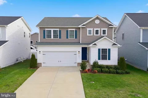 121 Raven Oaks Dr, Winchester, VA 22602