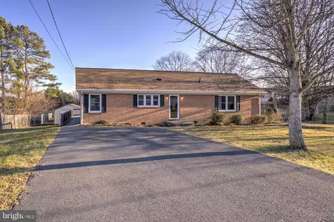 7786 Carolyn Ave, Middletown, VA 22645