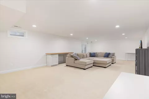Living - 122 Buccaneer Ct, Stephenson, VA 22656 photo 2 of 2