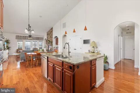 Kitchen - 122 Buccaneer Ct, Stephenson, VA 22656 photo 4 of 5