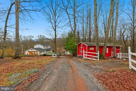 236 Kump Dr, Gore, VA 22637