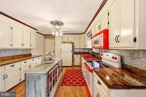 Kitchen - 236 Kump Dr, Gore, VA 22637 photo 3 of 6