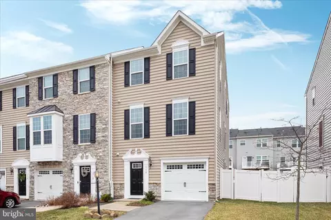 110 Chamomile Ct, Lake Frederick, VA 22630