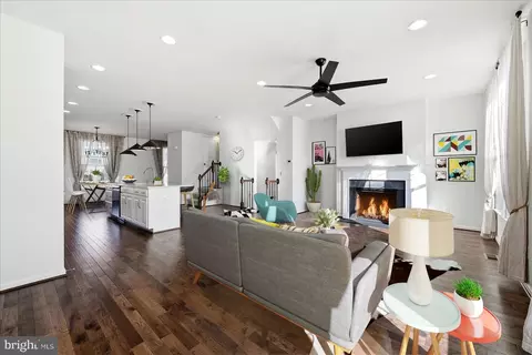 156 Solara Dr, Winchester, VA 22602