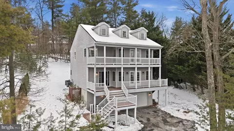 109 Waterside Ln, Cross Junction, VA 22625