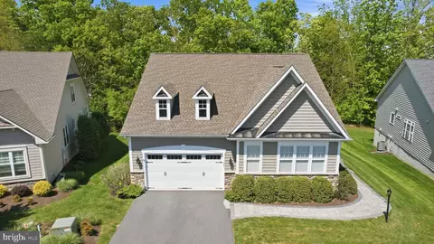 105 Turnstone Ln, Lake Frederick, VA 22630