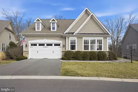 105 Turnstone Ln, Lake Frederick, VA 22630