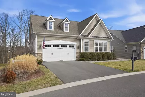 105 Turnstone Ln, Lake Frederick, VA 22630