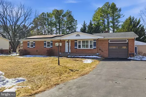 224 Fredericktowne Dr, Stephens City, VA 22655