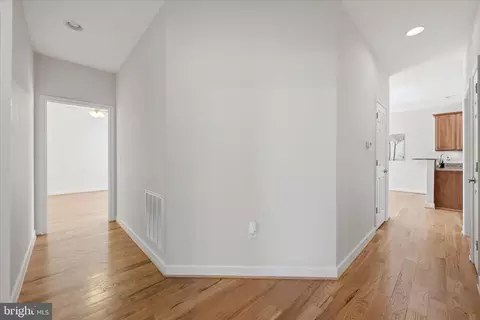 Entry Way - 103 Bleeding Heart Dr, White Post, VA 22663 photo 2 of 4