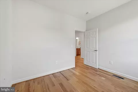 Bedroom - 103 Bleeding Heart Dr, White Post, VA 22663 photo 3 of 3